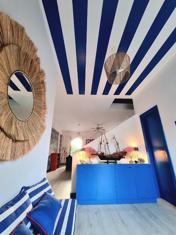 Villa Vista Mare Su Tre Piani Con Giardino Falerna Exterior foto